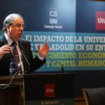 El presidente Juan Vicente Herrera, durante su intervención en la jornada «El impacto de la Universidad de Valladolid en su entorno»
