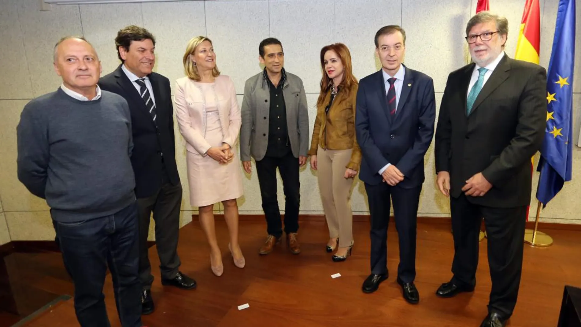 Faustino Temprano, Fernández Carriedo, Pilar del Olmo, Vicente Andrés, Silvia Clemente y Santiago Aparicio en la toma de posesión de Germán Barrios como presidente del CES/ Rubén Cacho/Ical