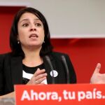 La vicesecretaria general del PSOE Adriana Lastra, durante la rueda de prensa que ofreció hoy en la sede de Ferraz/EFE