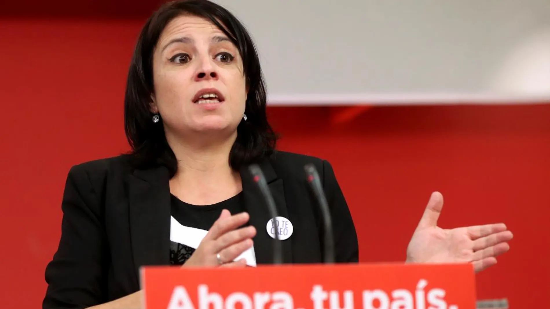 La vicesecretaria general del PSOE Adriana Lastra, durante la rueda de prensa que ofreció hoy en la sede de Ferraz/EFE
