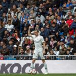 Bale hace un gesto con el balón en los pies