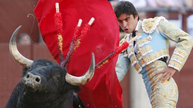 Pase de pecho de Perera, en imagen de archivo