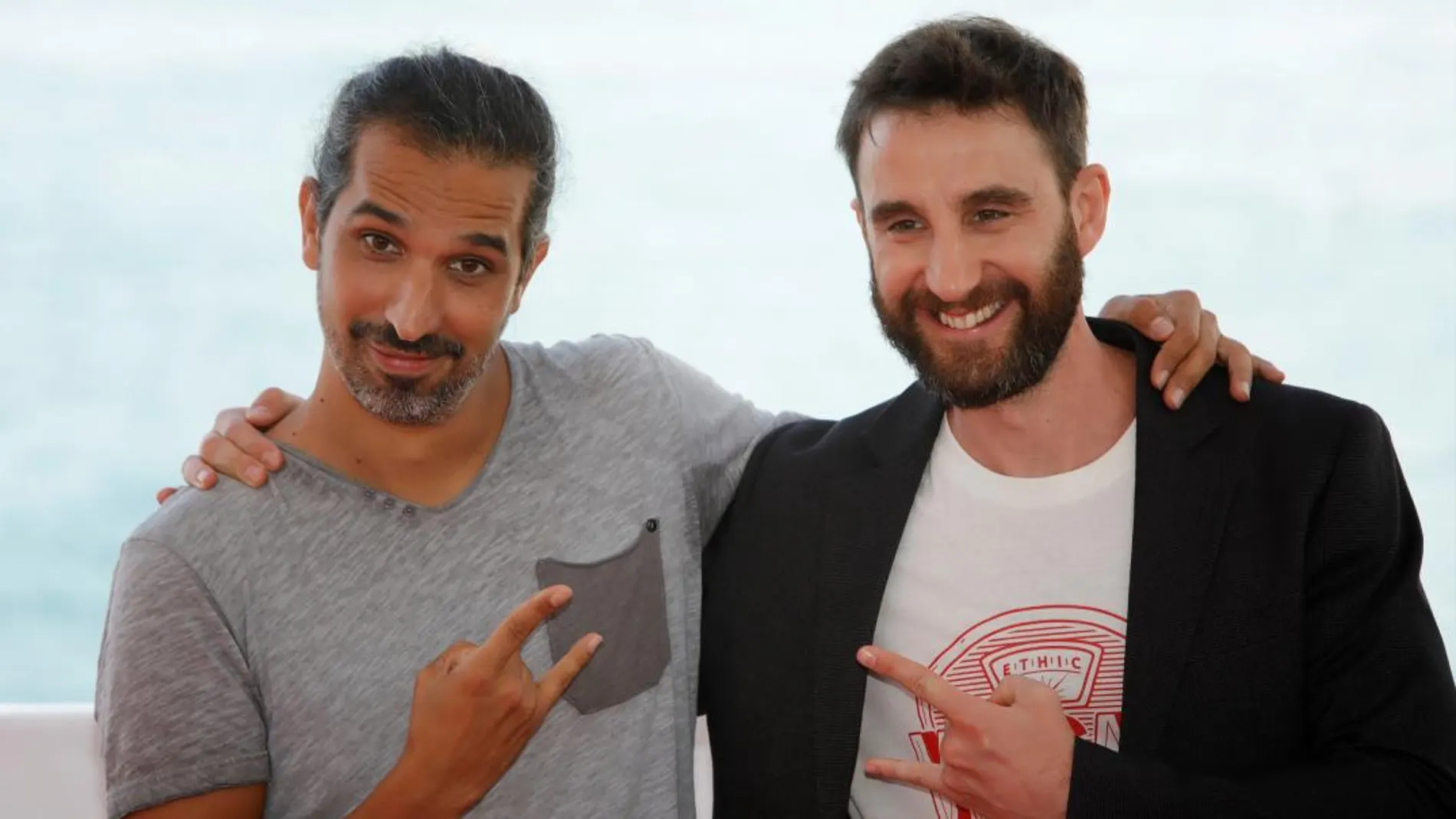 El actor Dani Rovira y el director Javier Ruiz Caldera, posan durante la presentación de la película "Superlópez"/Foto: Efe