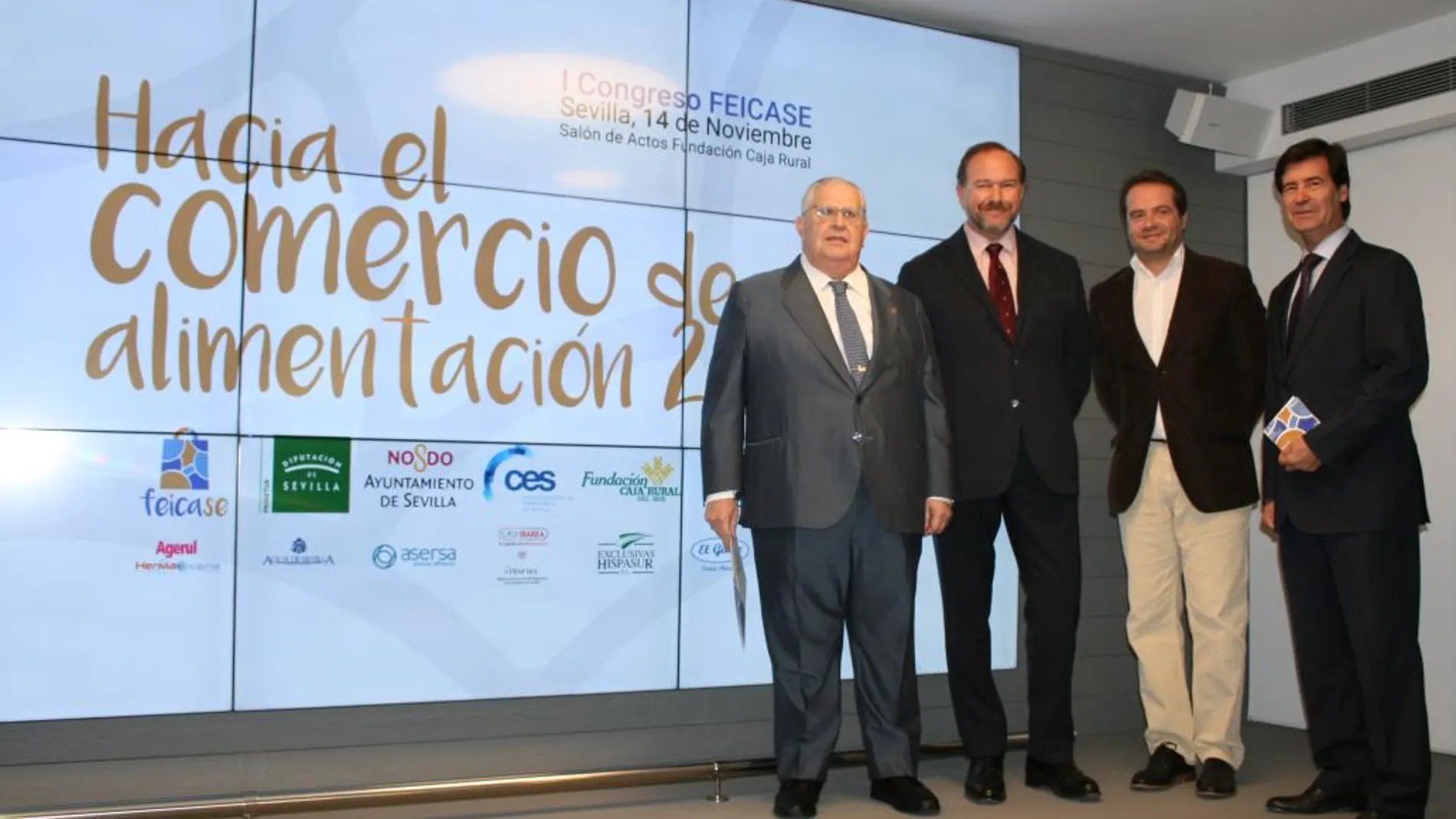 De izquierda a derecha, Manuel Barea (presidente de Feicase), José Luis García Palacios (presidente de la Caja Rural del Sur), Antonio Conde (vicepresidente de Prodetur) y Miguel Rus (presidente de la CES)