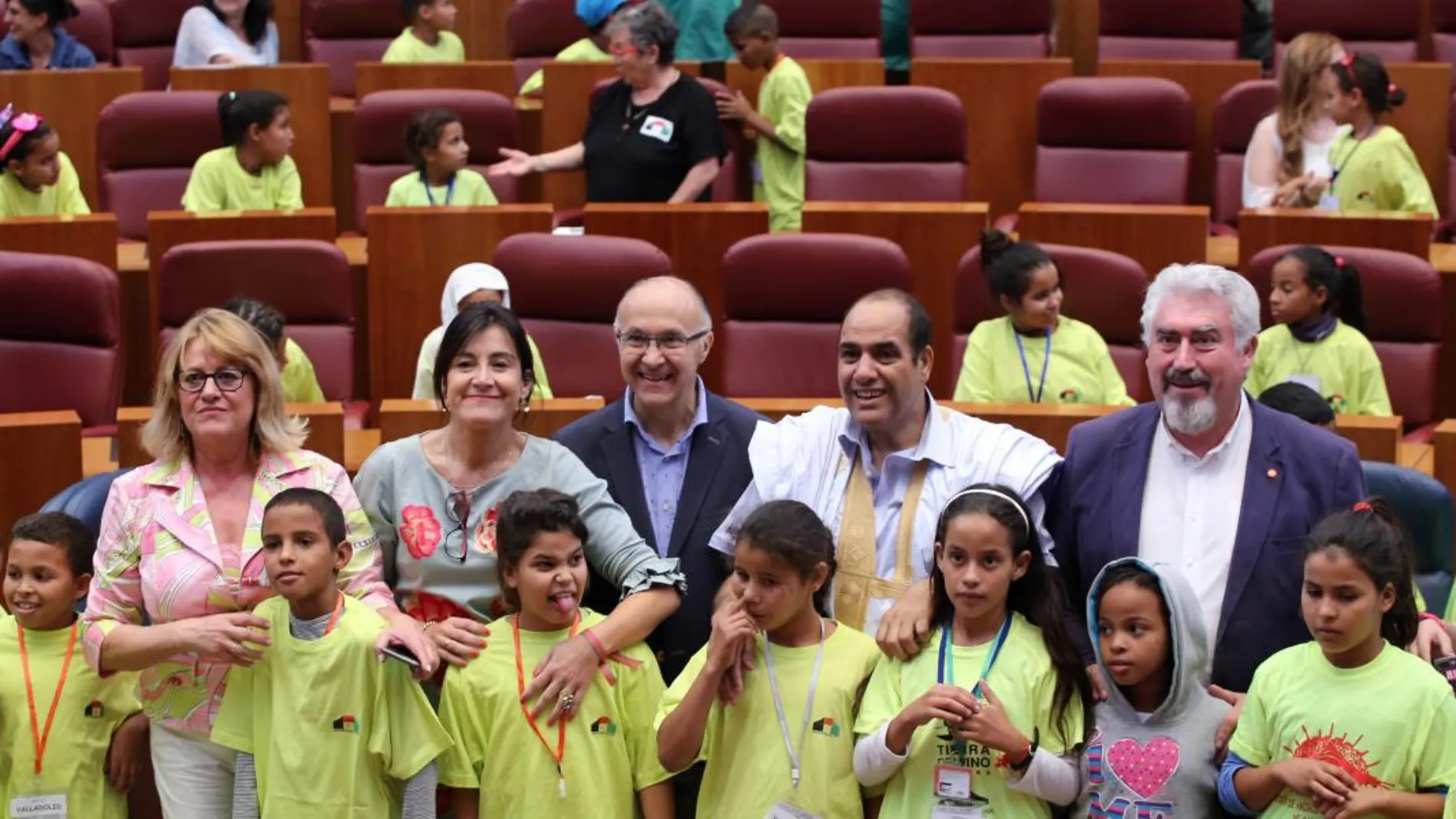 Recibimiento de las Cortes a los niños saharauis