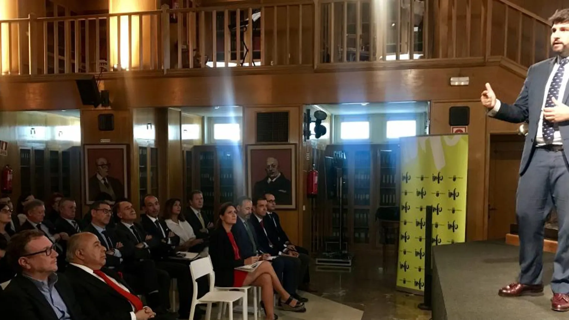 El presidente de la Comunidad, Fernando López Miras, inauguró ayer el foro «Invest in Murcia: oportunidades de negocio para la industria y el turismo en la Región»