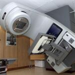 Un moderno aparato de radioterapia en un hospital suizo