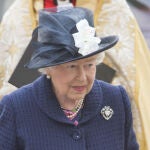 Isabel II se convierte en la monarca viva con el reinado más extenso tras la muerte del rey de Tailandia