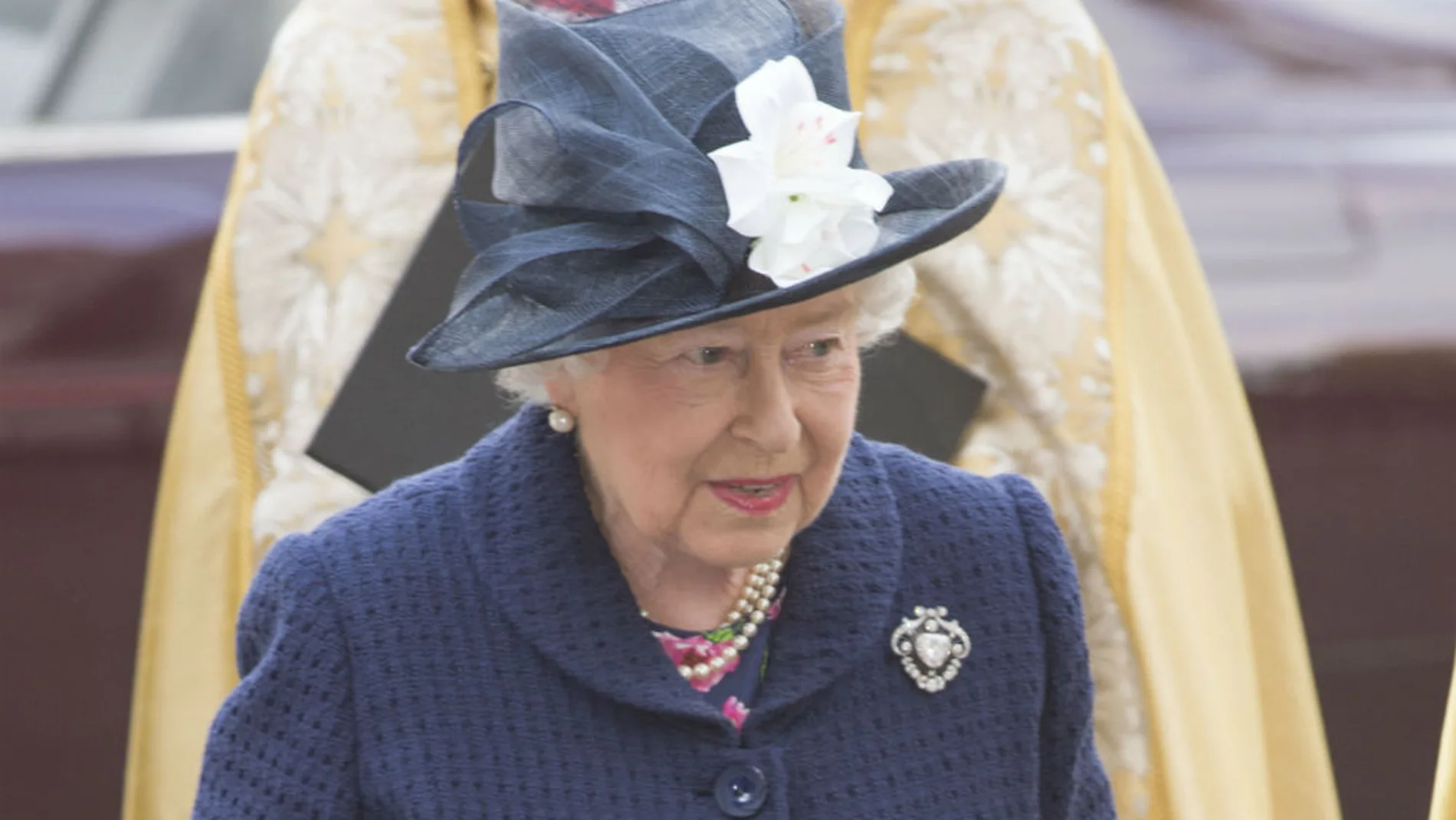 Isabel II se convierte en la monarca viva con el reinado más extenso tras la muerte del rey de Tailandia