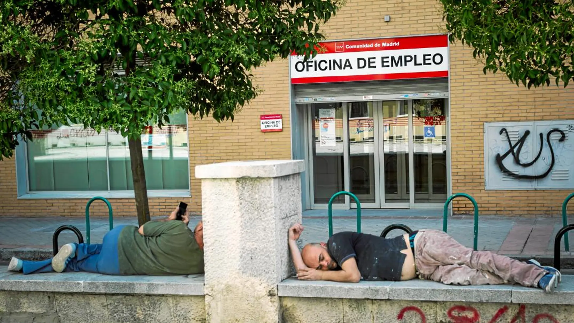 En España había en agosto 1,8 millones de beneficiarios de la prestación por desempleo o de algún subsidio / Foto: Alberto R. Roldán