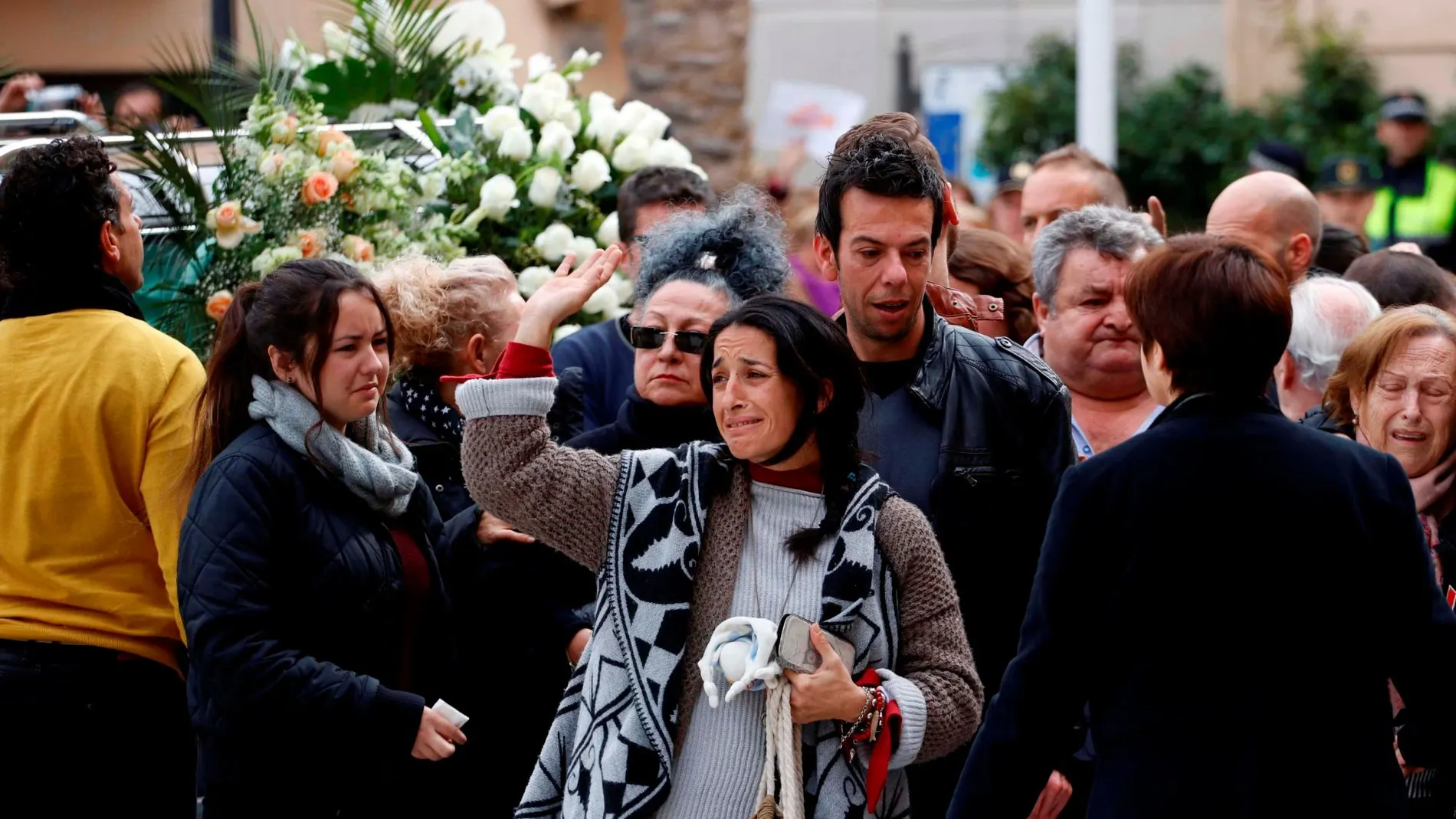 Patricia y Ángel, en el funeral de su hijo Gabriel / Foto: Efe