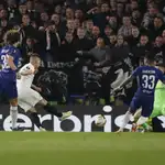  Así ha sido el gol de Jovic que empata contra el Chelsea de Hazard