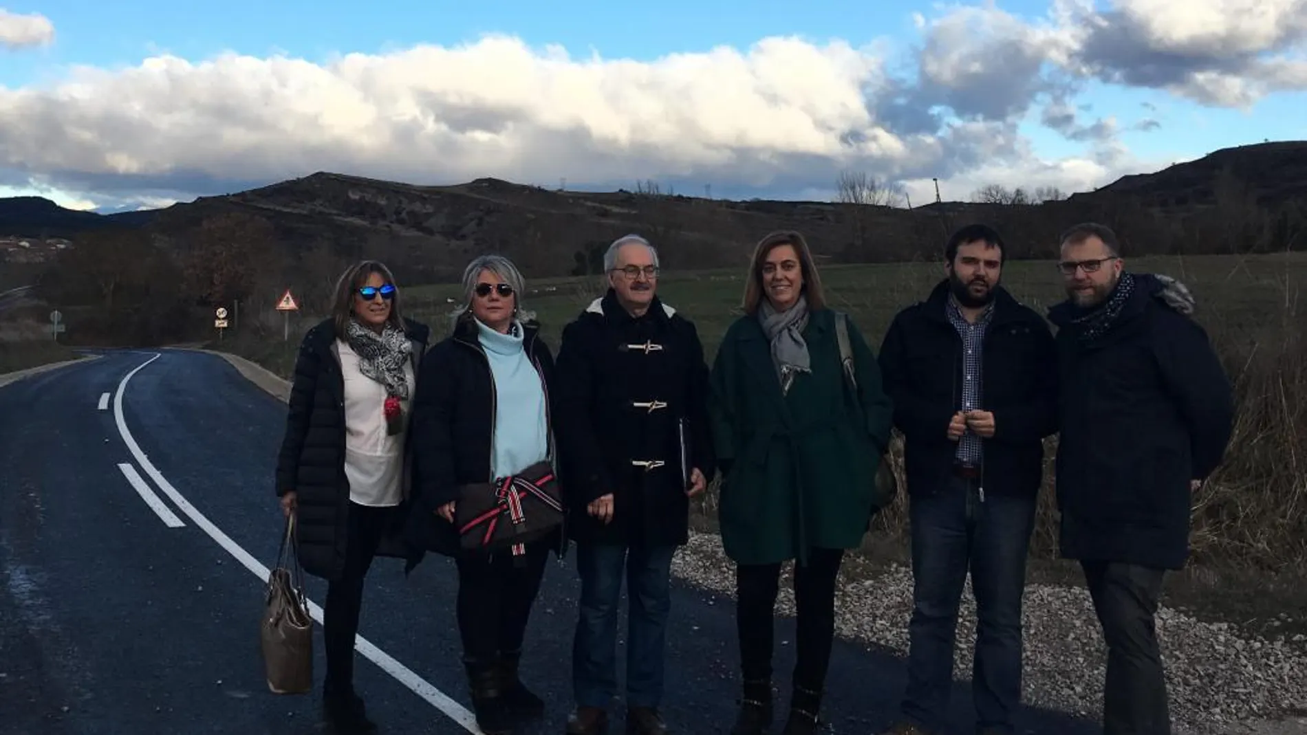La presidenta de la Diputación de Palencia, Ángeles Armisén, visita una de las carreteras mejoradas este año
