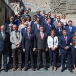 El presidente de la Diputación de Segovia, Francisco Vázquez, y los participantes en la segunda jornada de la conferencia