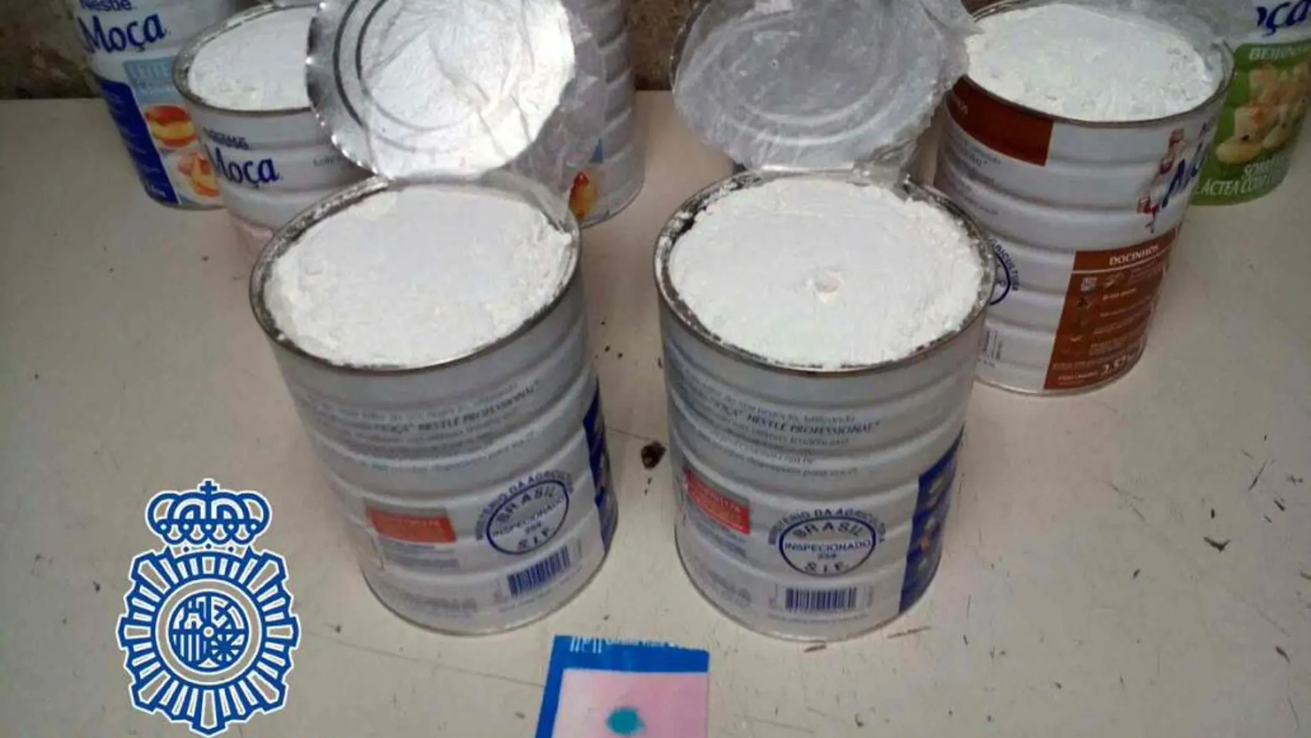 Detenida en Barajas una mujer que llevaba 15 kilos de cocaína en botes de leche condensada