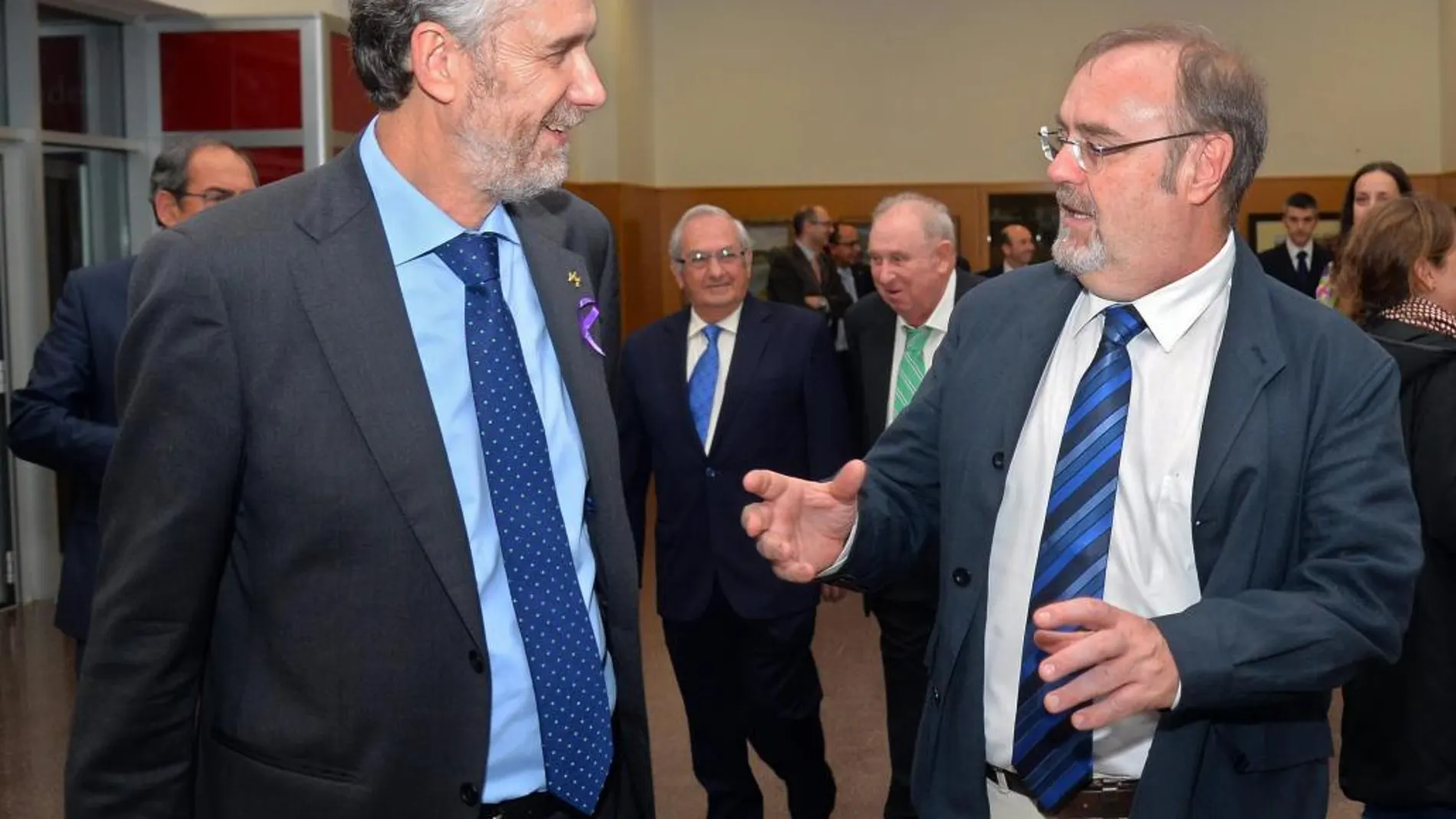 El consejero Fernando Rey junto al rector Manuel Pérez Mateos