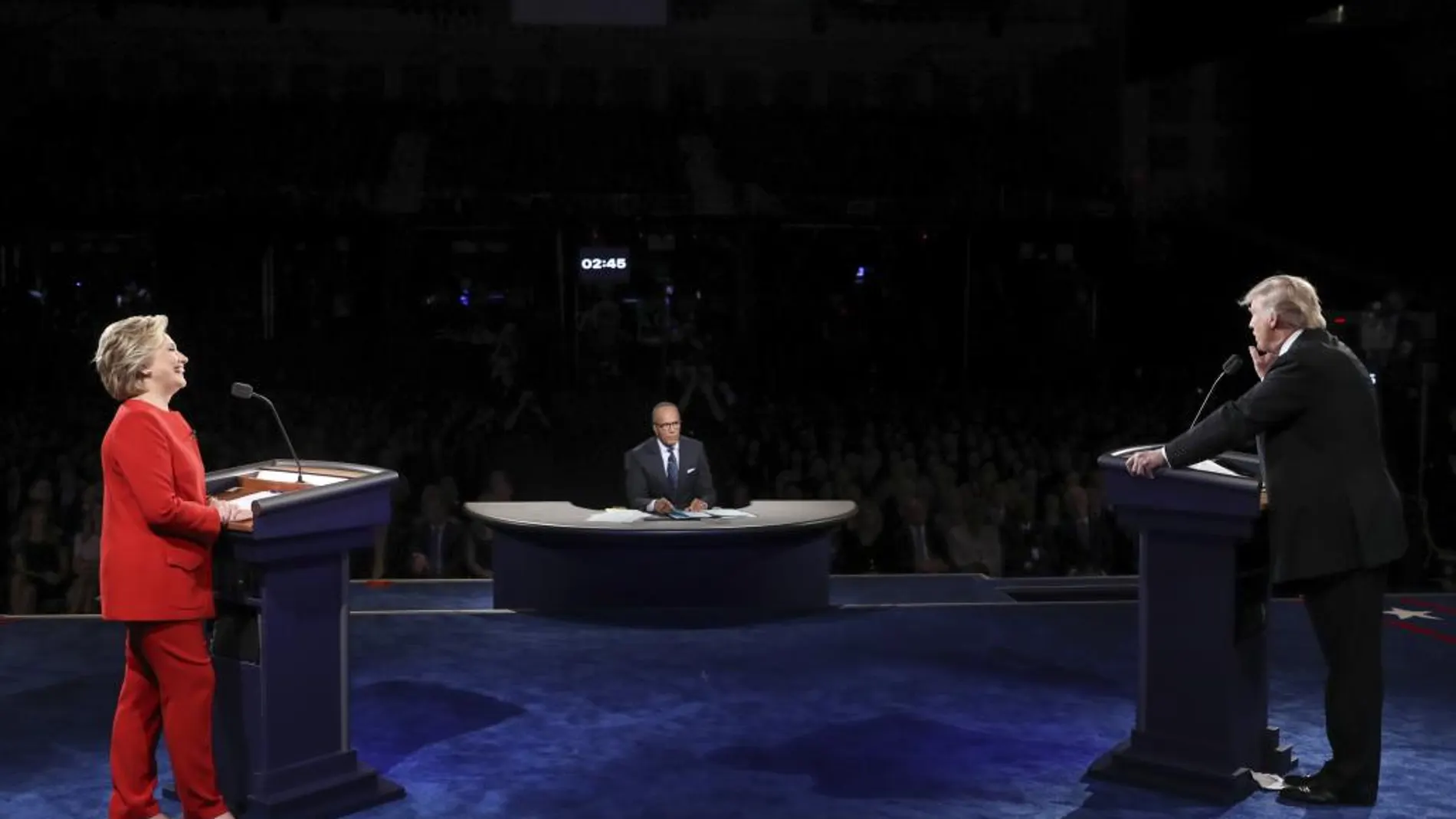 Los dos candidatos durante el debate