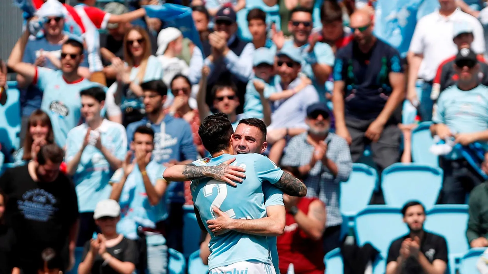 Iago Aspas celebra el primer gol del Celta, que marco él