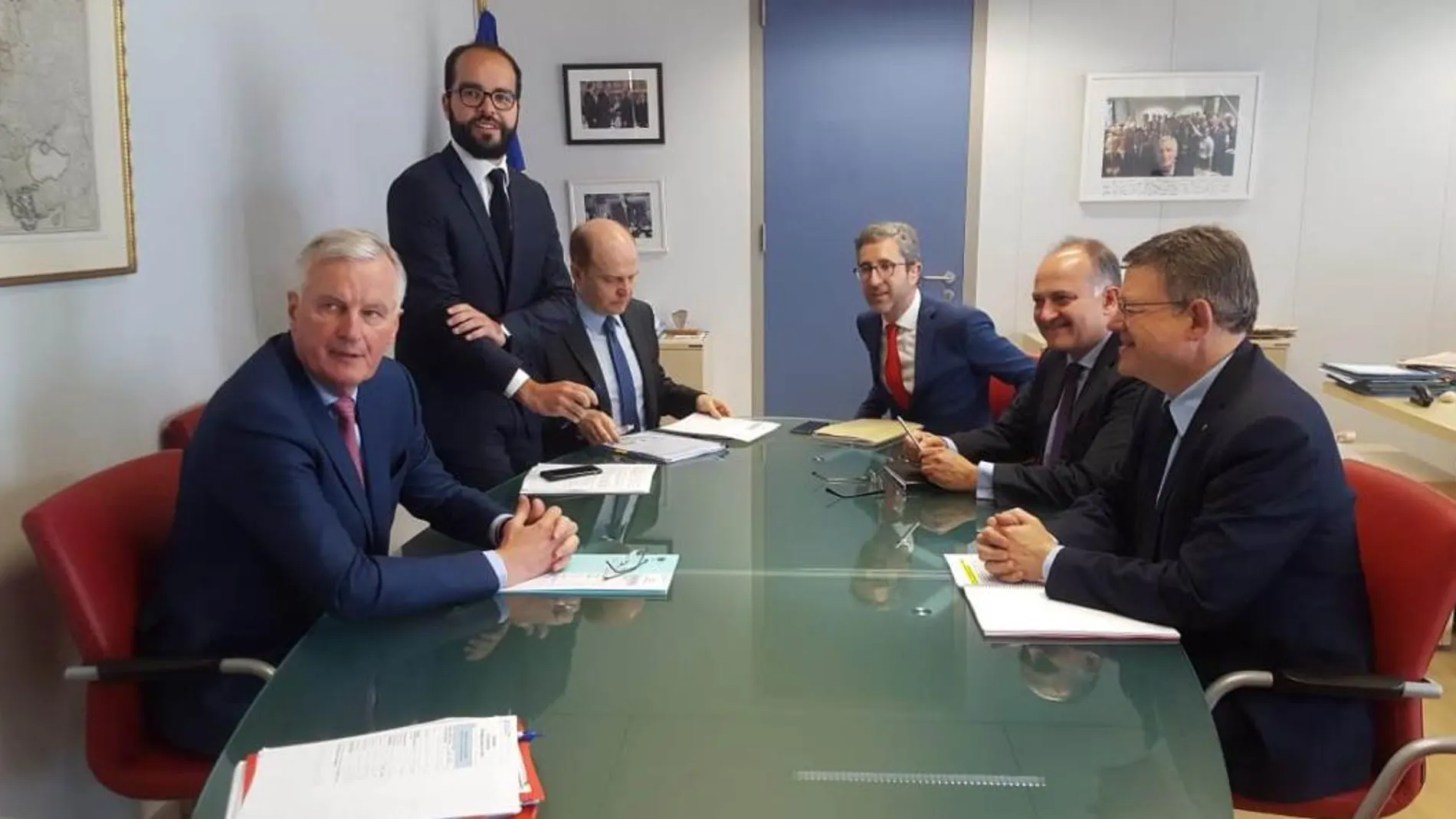 La Razón. El presidente de la Generalitat Valenciana, Ximo Puig, durante la reunión que mantuvo ayer con el jefe del equipo negociador de la Comisión Europea para la salida del Reino Unido de la Unión Europea, Michael Barnier