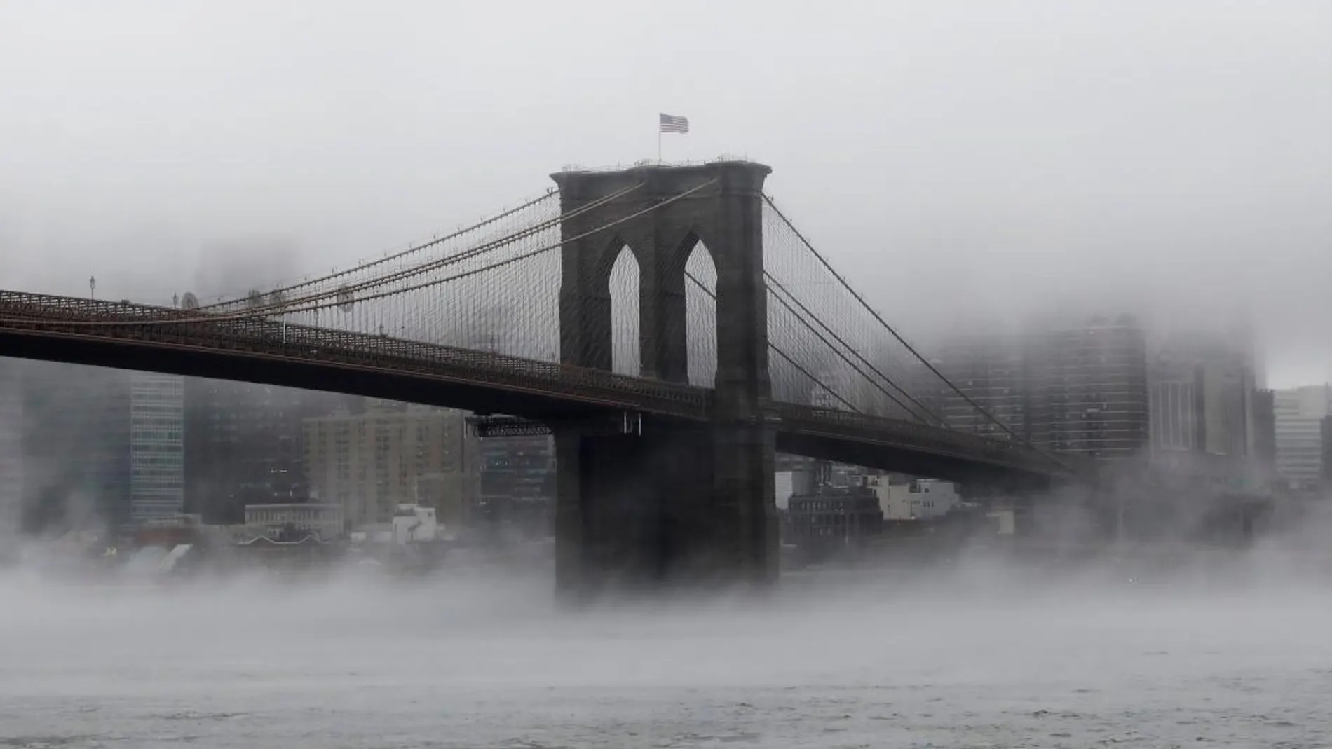 El puente de Brooklyn, durante una ola de frío el pasado mes de enero
