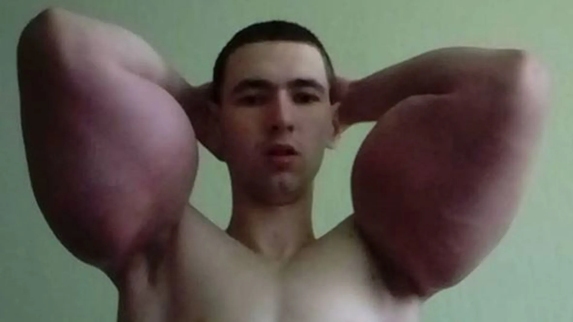 Kirill Tereshin presume de sus brazos