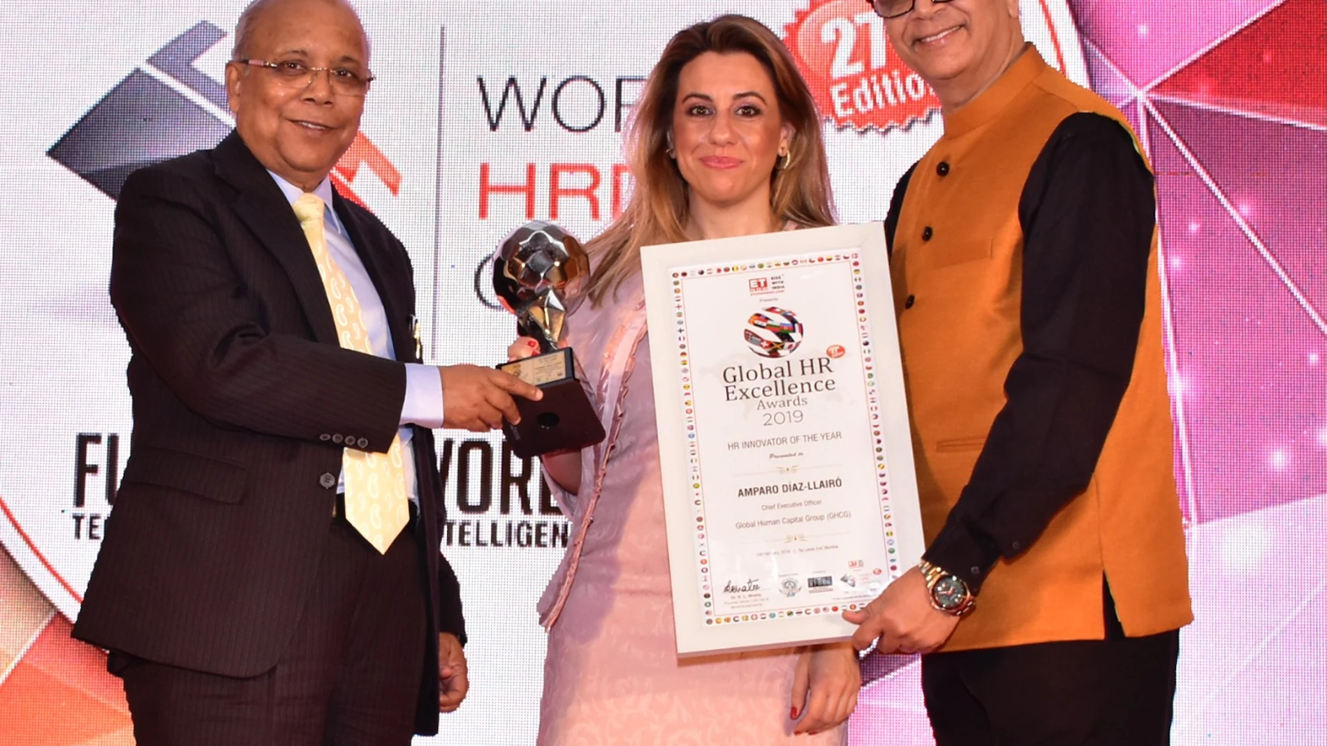 La española Amparo Díaz-Llairó recibe los trofeos Global HR Excellence Awards 2019