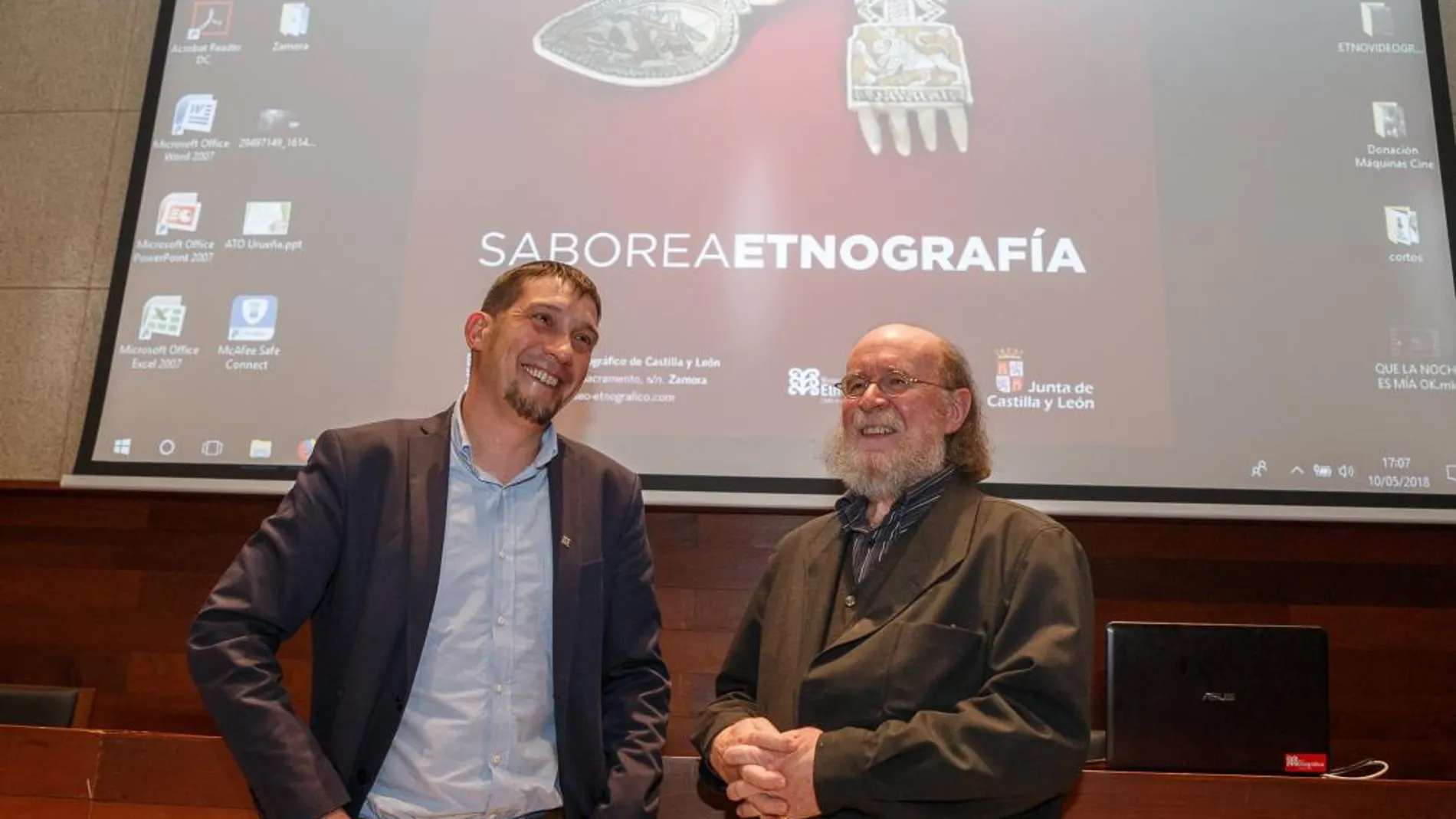 Pepe Calvo junto a Joaquín Díaz en la presentación del Archivo / J. L Leal/Ical
