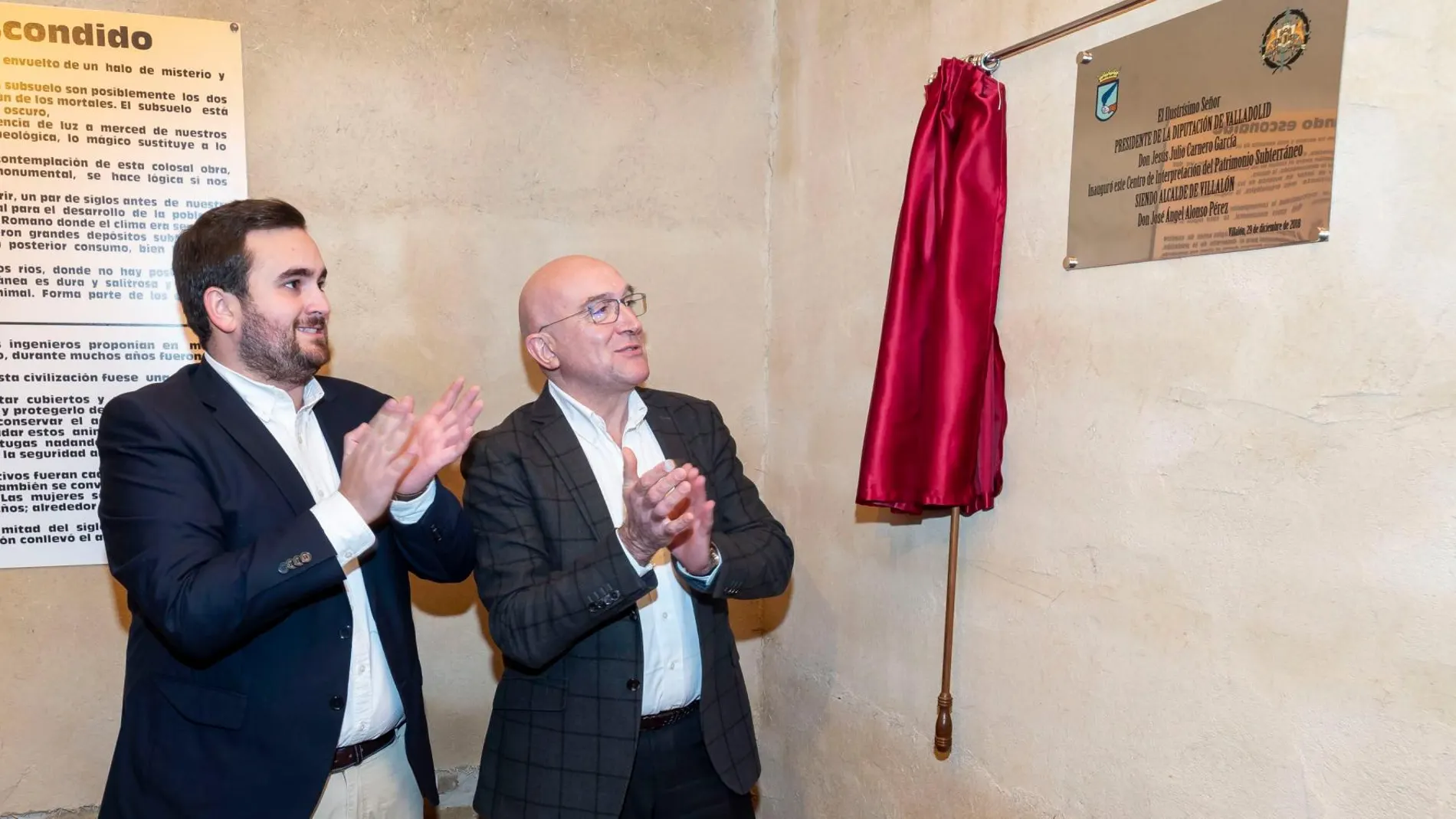 Jesús Julio Carnero y el alcalde José Ángel Alonso inauguran el Centro de Interpretación