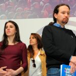 Irene Montero y Pablo Iglesias, en la noche electoral