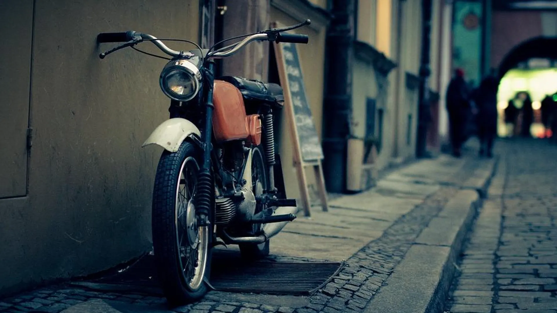 ¿Qué debes tener en cuenta cuando contratas tu seguro de moto?
