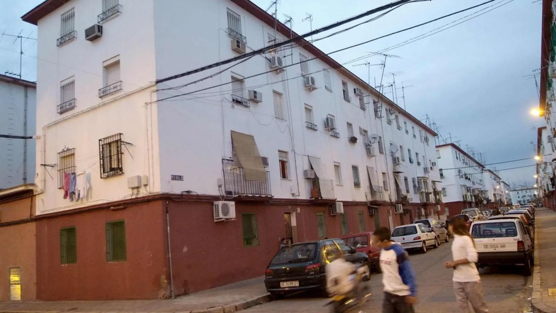 Tres Barrios-Amate, en Sevilla, se incluye en la «Estrategia regional de intervención en las zonas desfavorecidas»