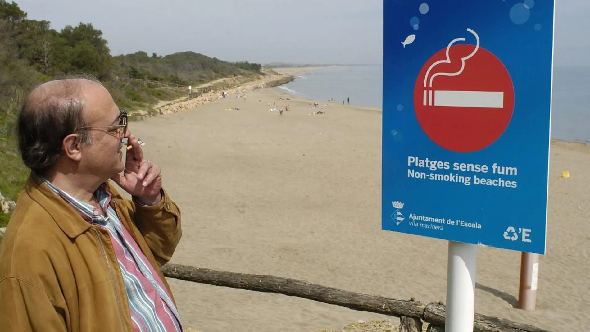 La experiencia de las playas sin humo ya existe desde hace años en Cataluña y en Galicia. El cumplimiento de la recomendación no es absoluto en ninguna de las dos comunidades.
