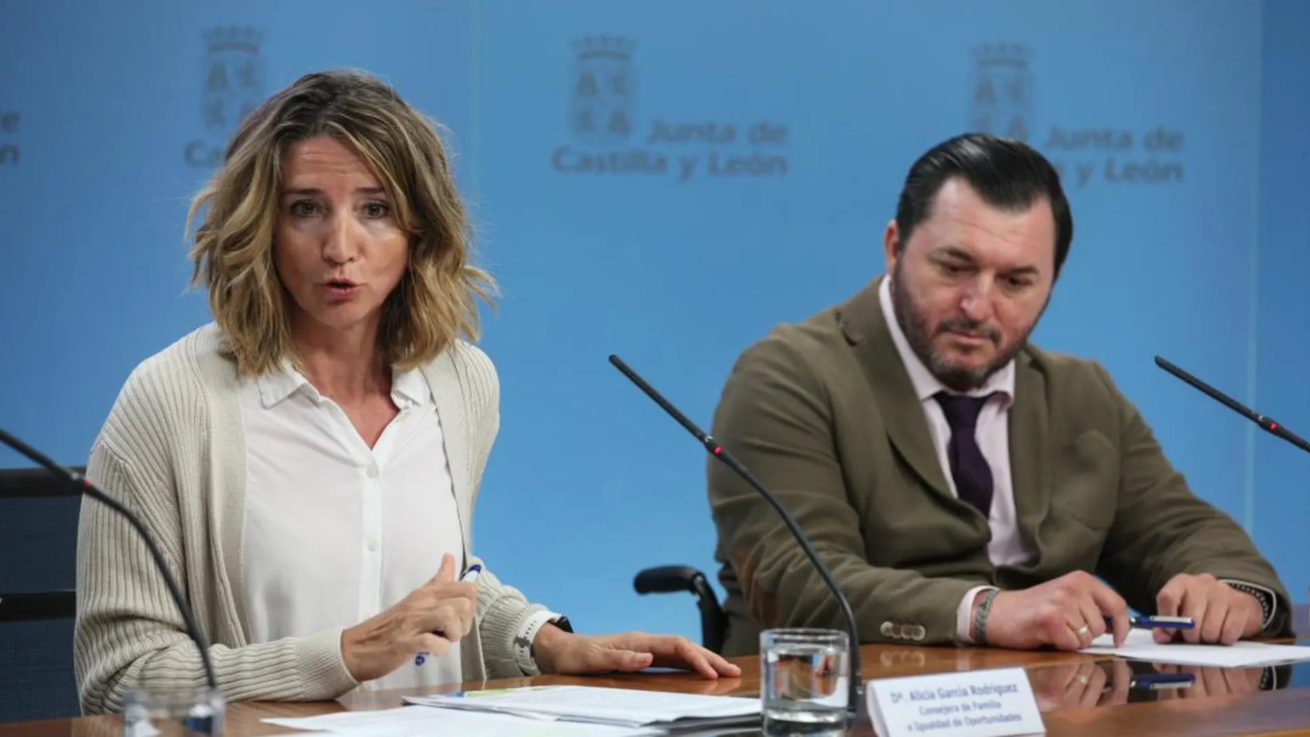 La consejera de Familia e Igualdad de Oportunidades, Alicia García, presenta las mejoras junto al presidente de Predif, Francisco Sardón