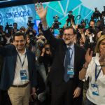 Juanma Moreno con Mariano Rajoy María Dolores de Cospedal en la convención nacional del PP