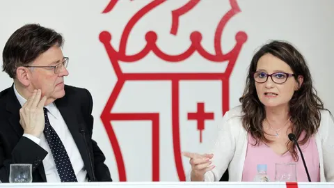 El presidente de la Generalitat, Ximo Puig, y la vicepresidenta del Consell, Mónica Oltra, comparecieron ayer para hacer balance de los tres años del «Gobierno del Botànic» (EFE/MANUEL BRUQUE)