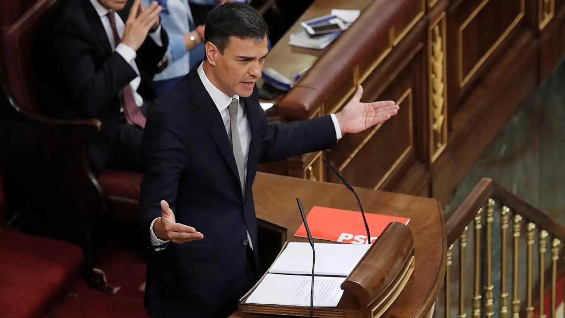 El secretario general del PSOE, Pedro Sánchez, durante su defensa de la moción de censura a Rajoy / Efe