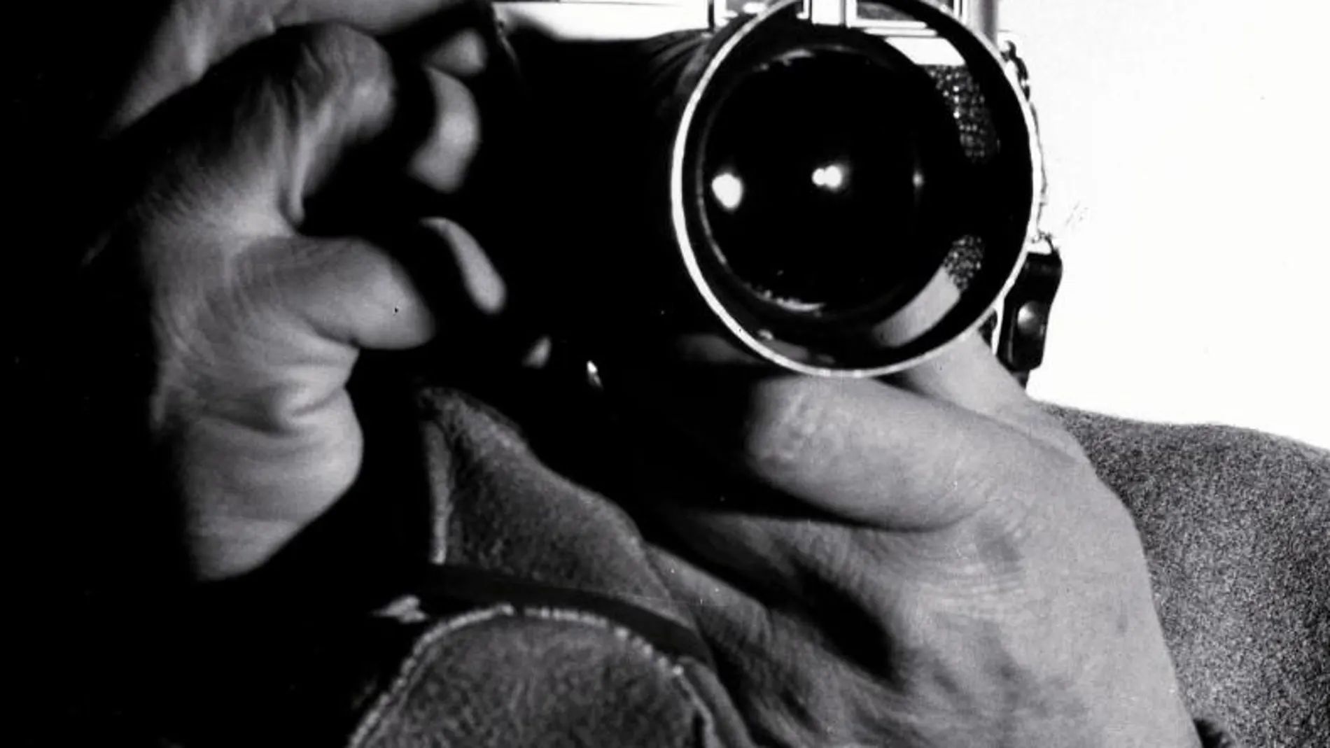 Henri Cartier-Bresson en una imagen del archivo de la revista «Life» con su Leica