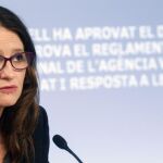 La vicepresidenta y portavoz del Consell, Mónica Oltra, durante la rueda de prensa ofrecida tras la sesión plenaria semanal del Gobierno de la Generalitat.