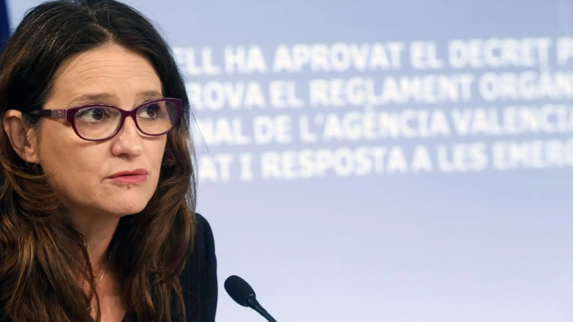 La vicepresidenta y portavoz del Consell, Mónica Oltra, durante la rueda de prensa ofrecida tras la sesión plenaria semanal del Gobierno de la Generalitat.