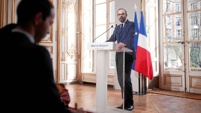 Macron reducirá un 30% los diputados y senadores