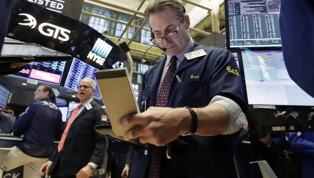 Wall Street remonta y el Dow Jones sube un 2,33 % al cierre