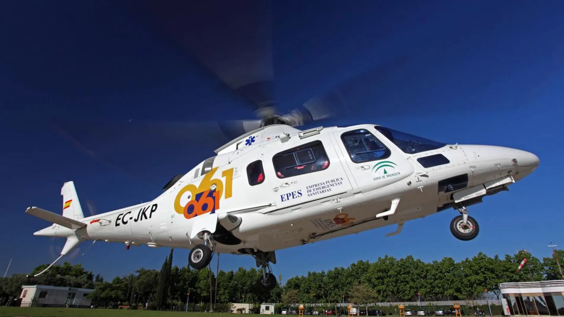 Vista de uno de los helicópteros para emergencias sanitarias
