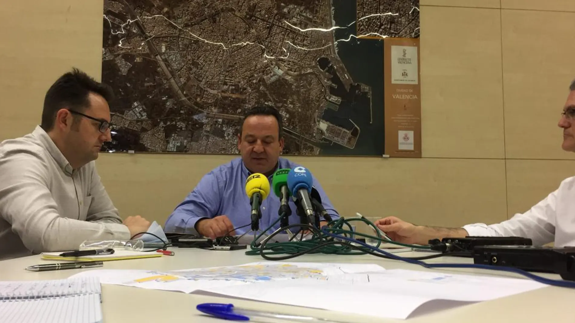 El concejal de Desarrollo Urbano del Ayuntamiento de Valencia, Vicent Sarriá, ayer durante la rueda de prensa tras la Comisión de Urbanismo