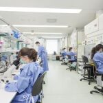 las comunidades tendrán a su disposición los centros y servicios de titularidad privada