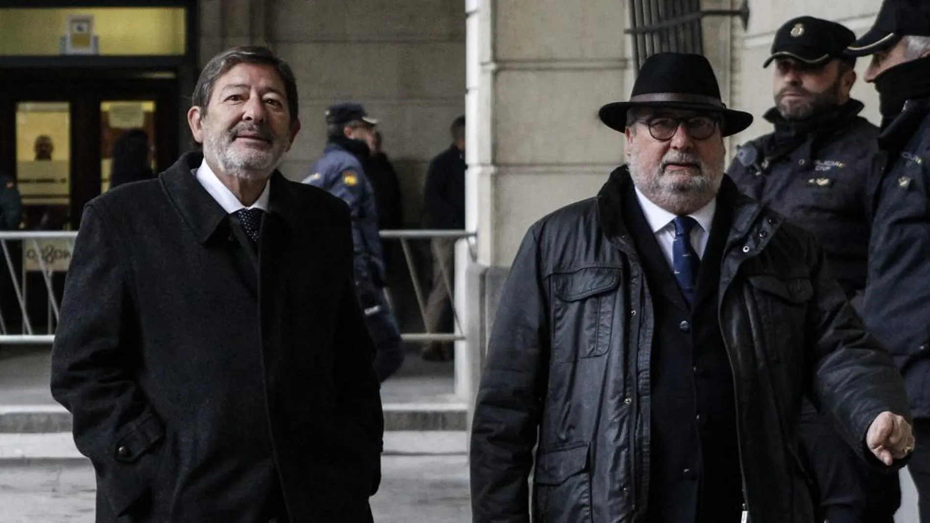 El ex director de Trabajo Francisco Javier Guerrero y su abogado, Fernando de Pablo