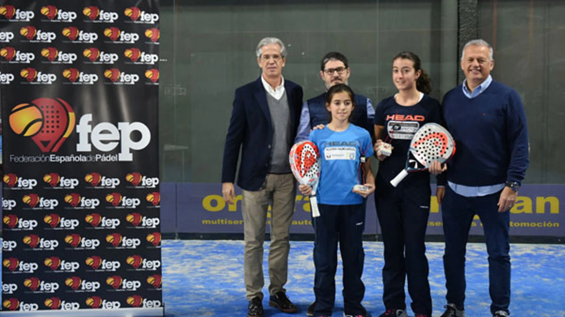 Dos de las campeonas en la cita