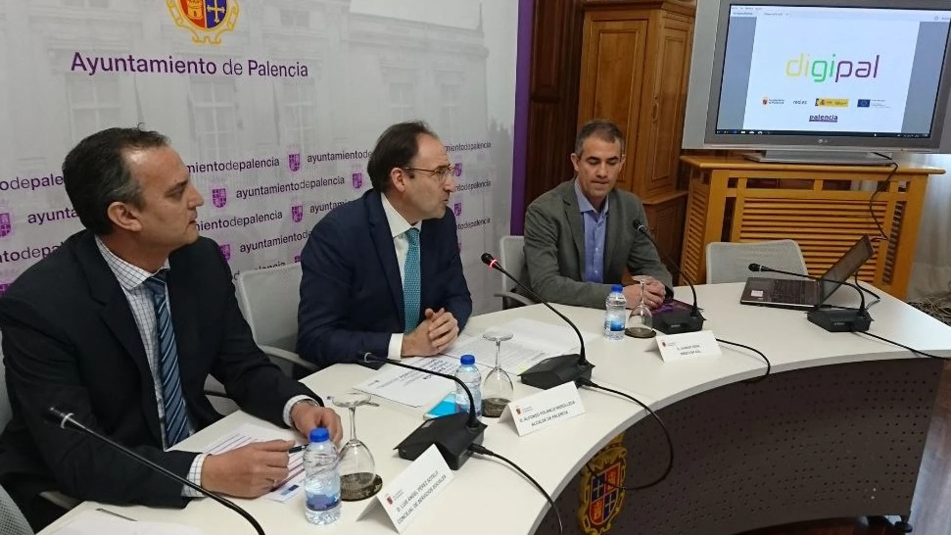 El alcalde de Palencia, Alfonso Polanco, presenta la nueva plataforma