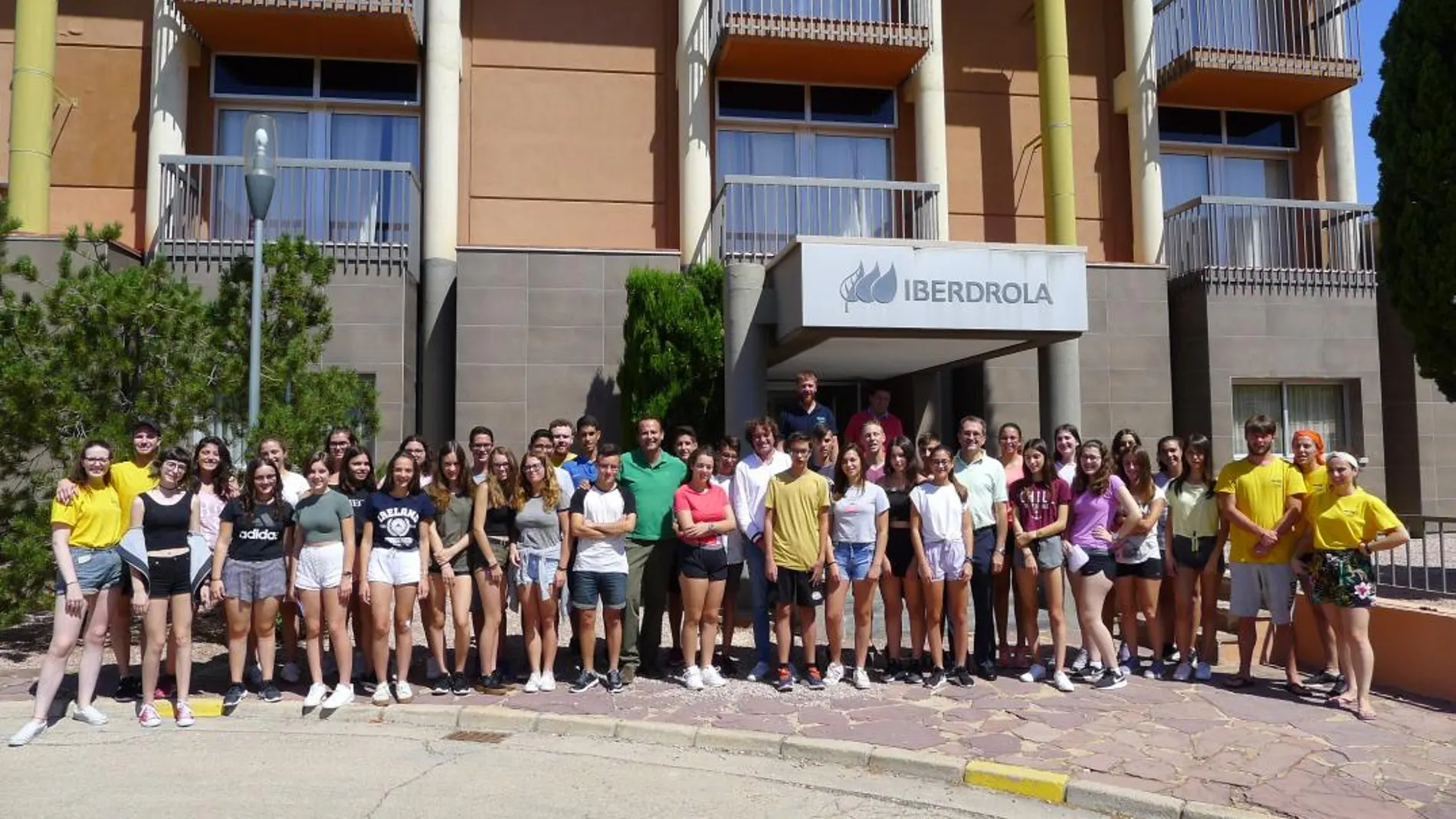 La Razón. Foto de grupo curso Iberdrola en la Conselleria de Educación en Cortes de Pallás