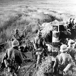Tropas alemanas cruzan la frontera soviética durante la operación Barbarroja