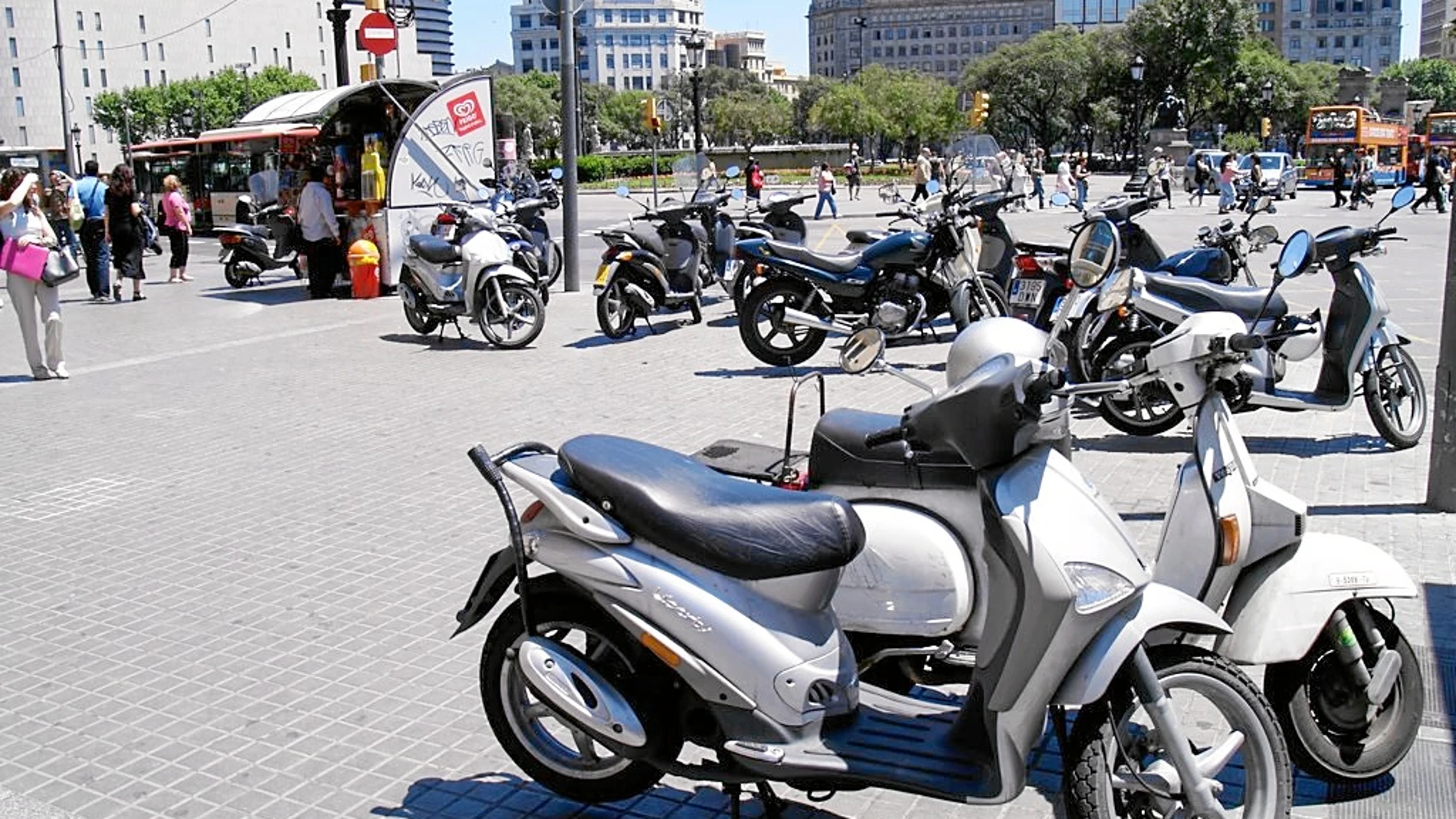 A partir de este diciembre, las motos contaminantes no podrán ciruclar los días laborables entre las 7.00 y las 20.00 horas